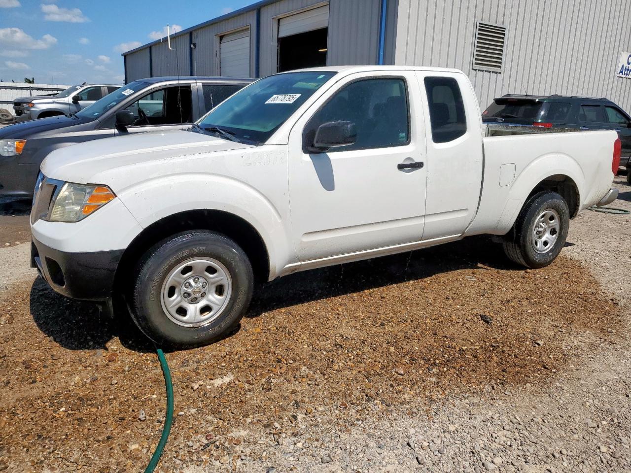 NISSAN FRONTIER S