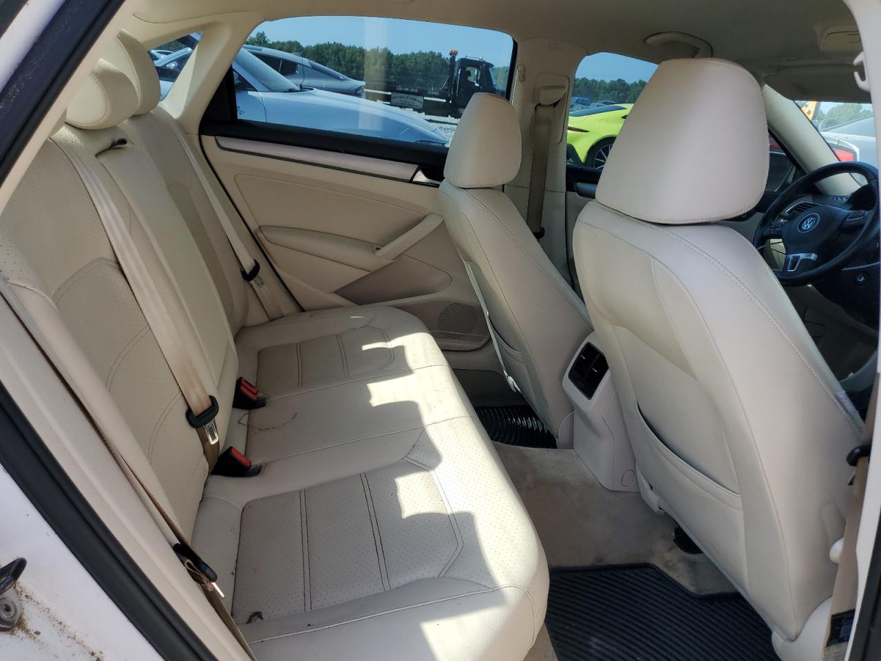 VOLKSWAGEN PASSAT SE