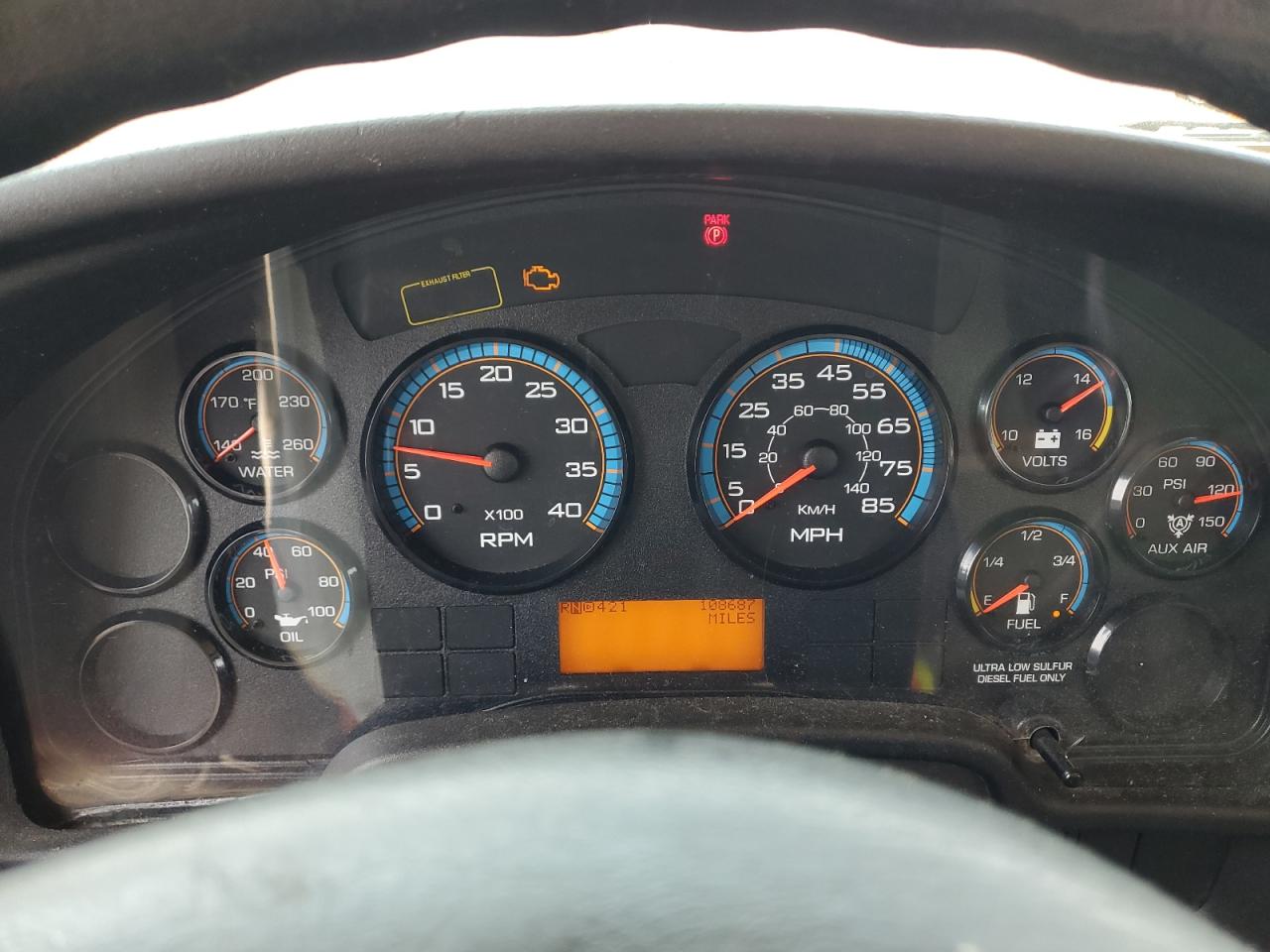 Lot #3213134459 2014 IC CORPORATION 3000 CE