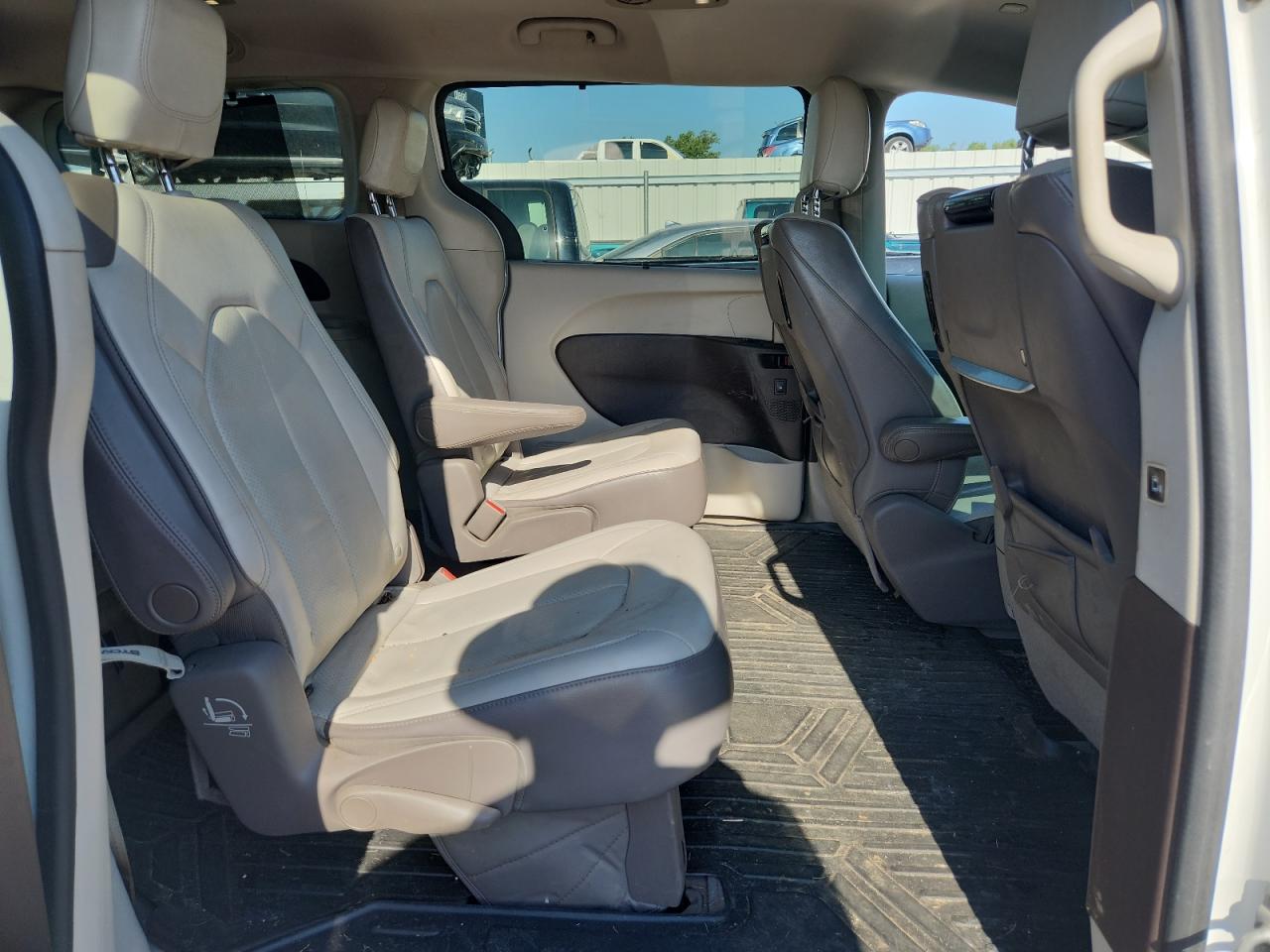 CHRYSLER PACIFICA TOURING L PLUS