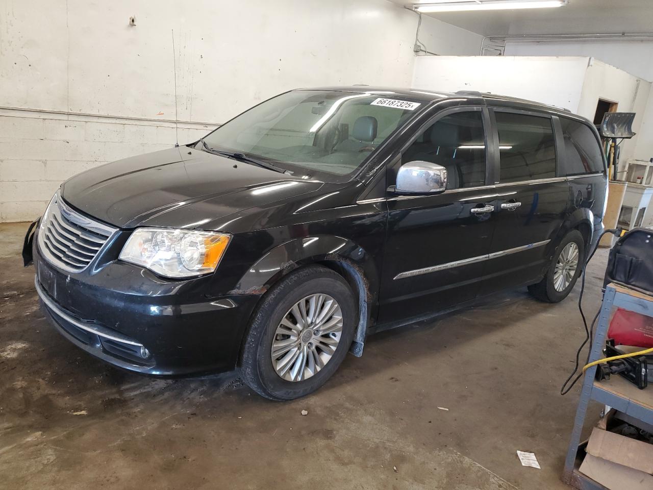 CHRYSLER TOWN & COUNTRY LIMITED