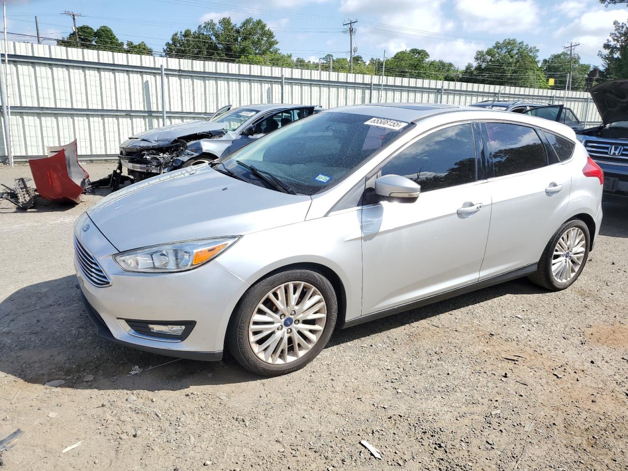 FORD FOCUS TITANIUM