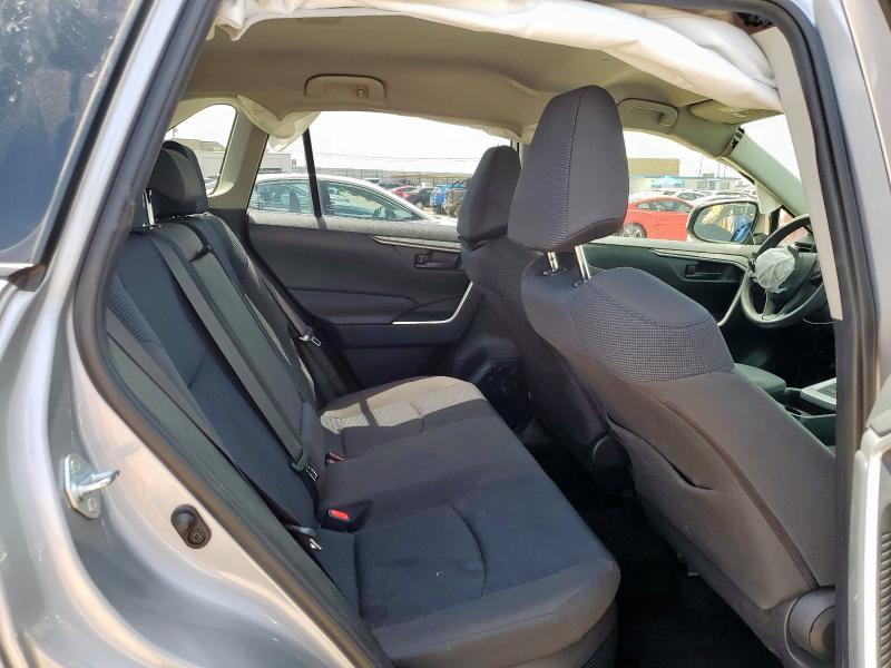 2019 TOYOTA RAV4 LE - JTMMWRFVXKD024180
