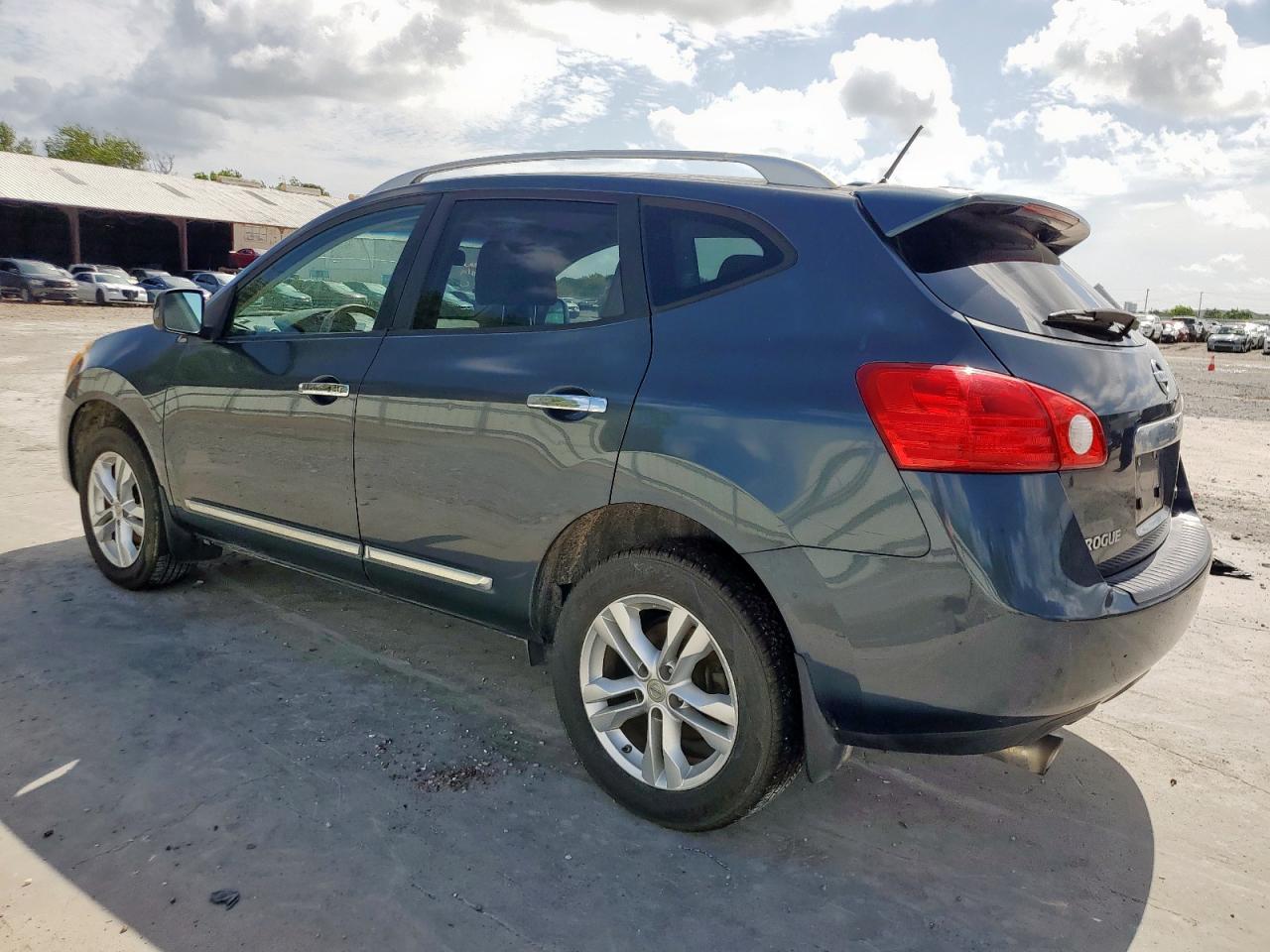 Nissan Rogue s 2013