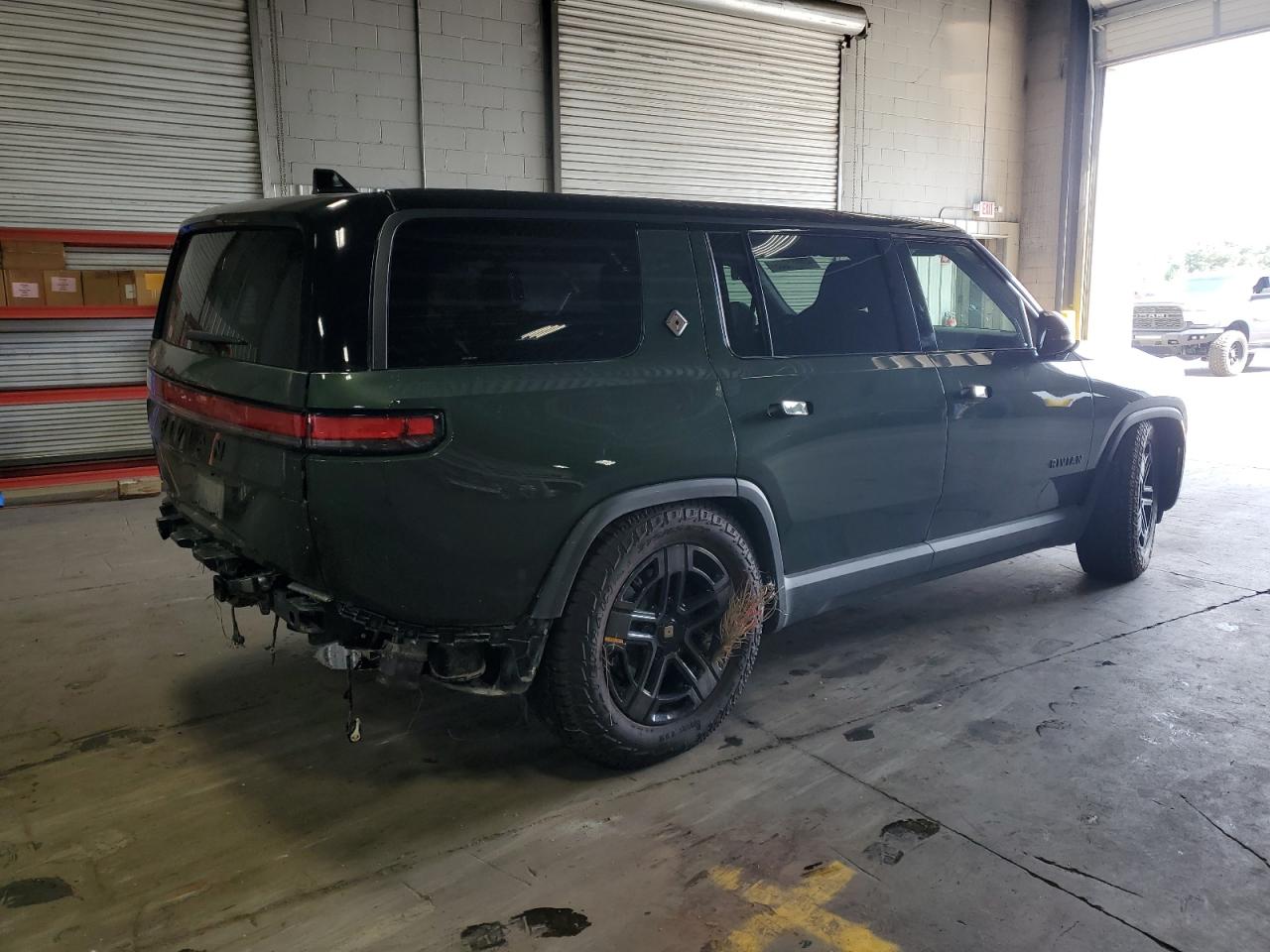 RIVIAN R1S ADVENTURE