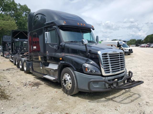 Global Auto Auctions: 2015 FREIGHTLINER CASCADIA 1