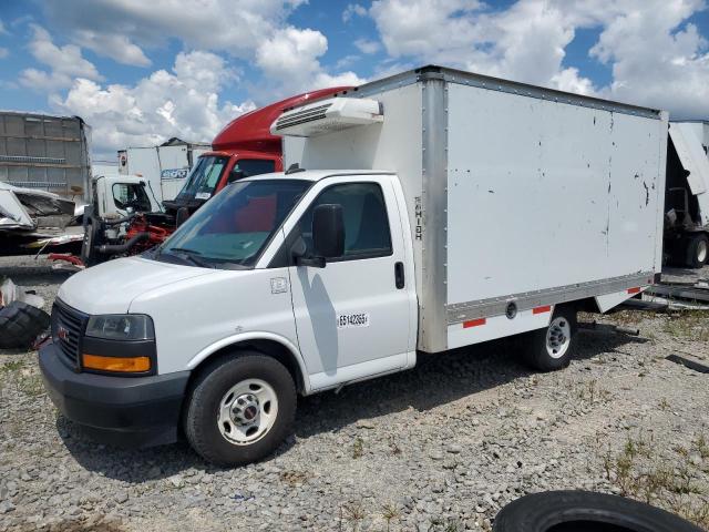 GMC SAVANA CUT 2019 white  gas 1GD07RFPXK1199958 photo #1