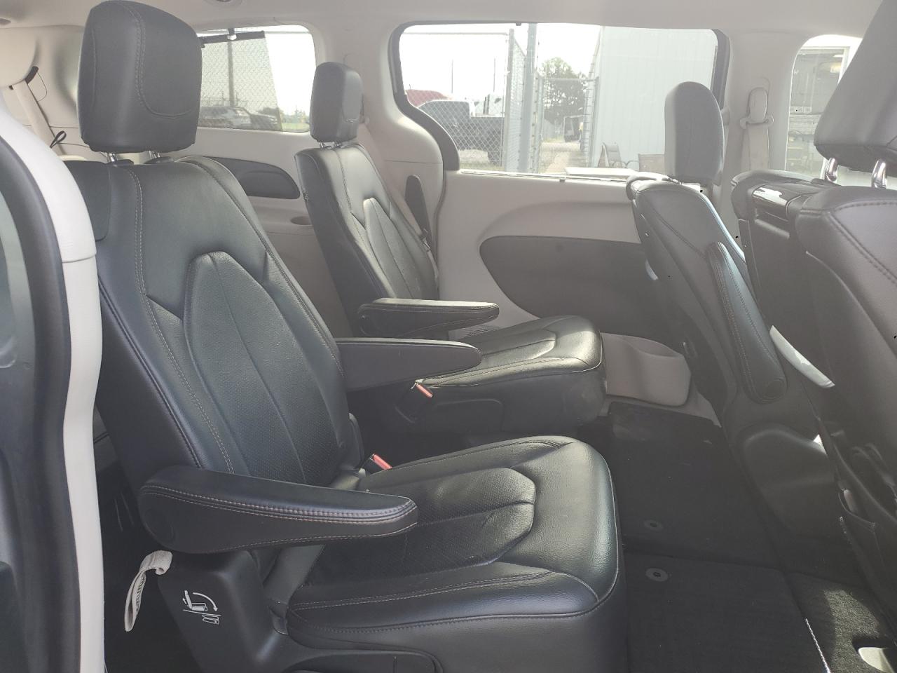 CHRYSLER PACIFICA TOURING L PLUS