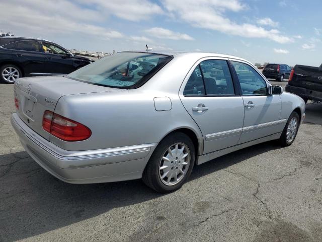 MERCEDES-BENZ E 320 4MAT 2002 silver  gas WDBJF82J72X075651 photo #4