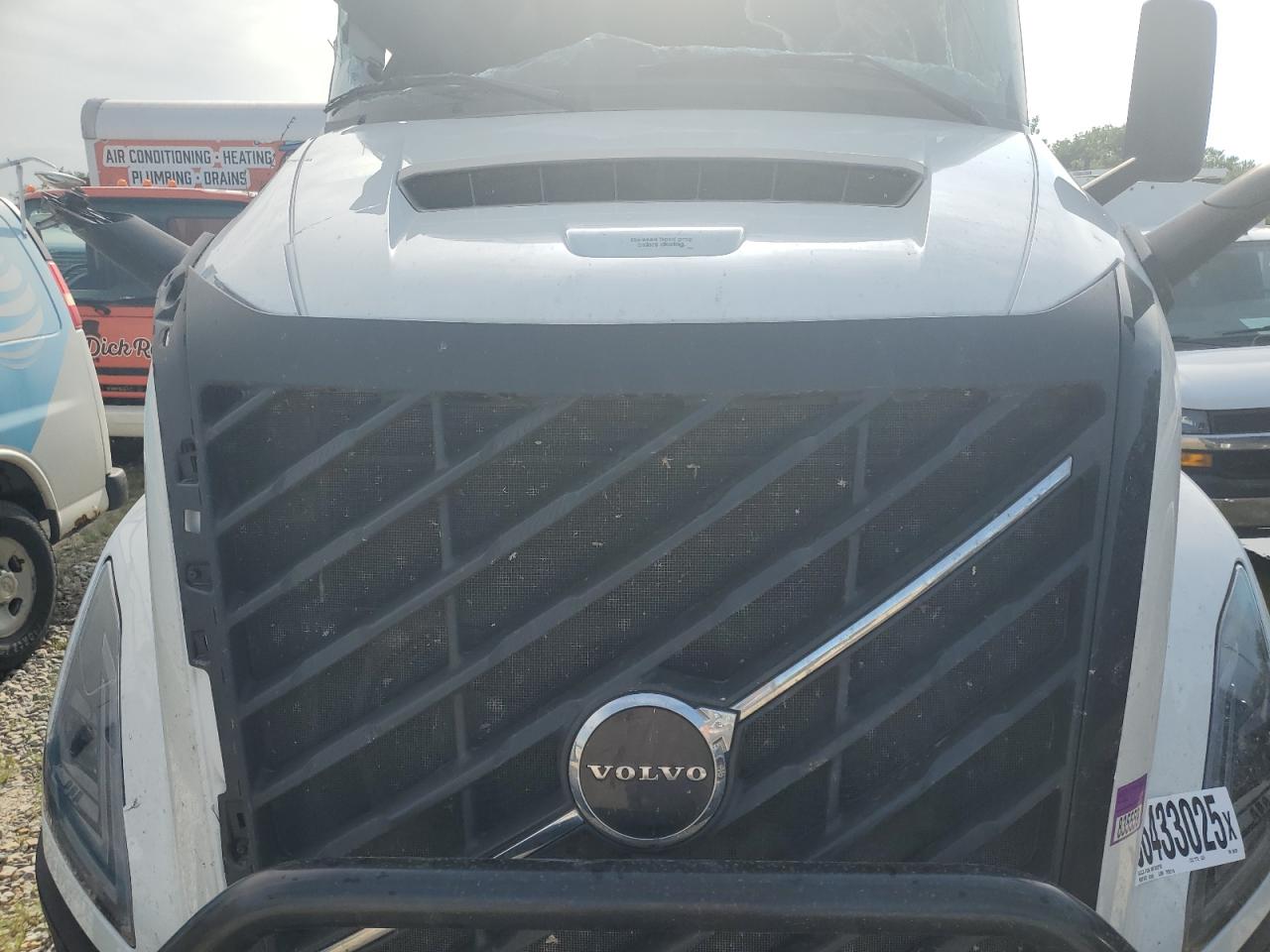 Lot #3278998685 2026 VOLVO NEW VNL