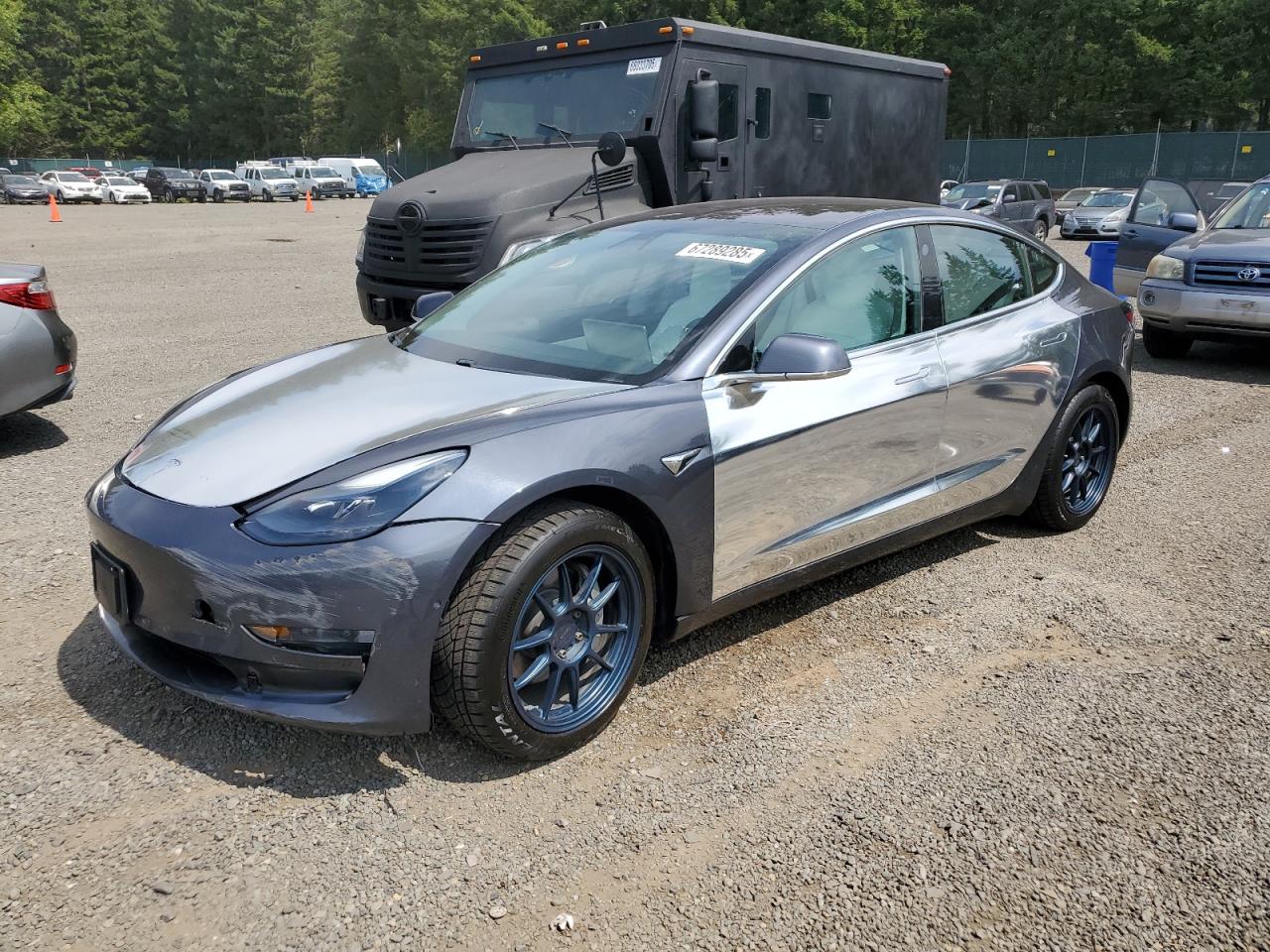 TESLA MODEL 3