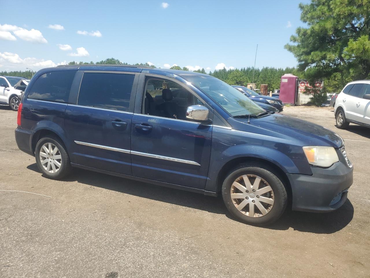 CHRYSLER TOWN & COUNTRY TOURING L