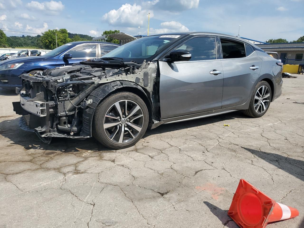 NISSAN MAXIMA SV