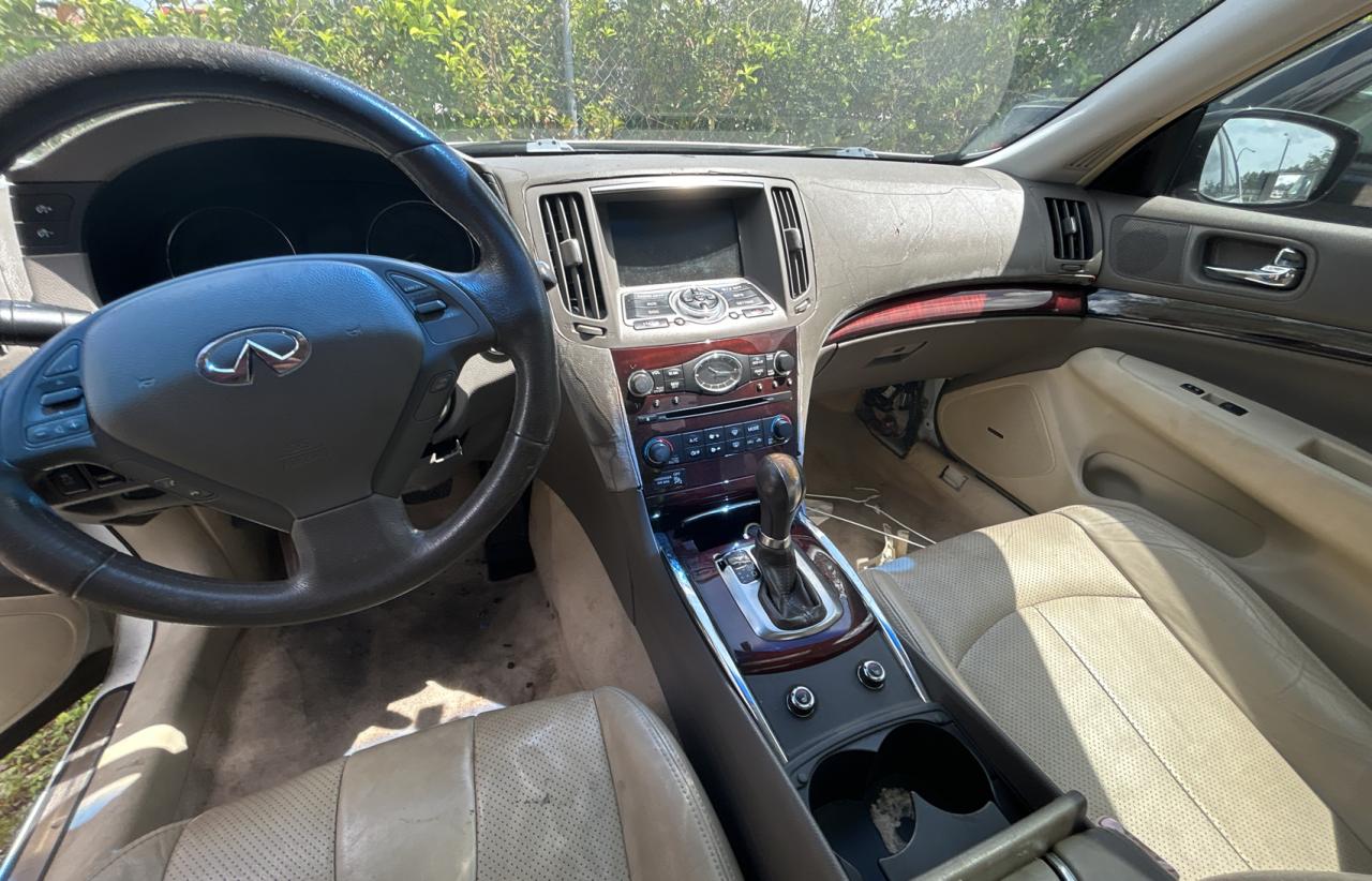 Infiniti G37 base 2011