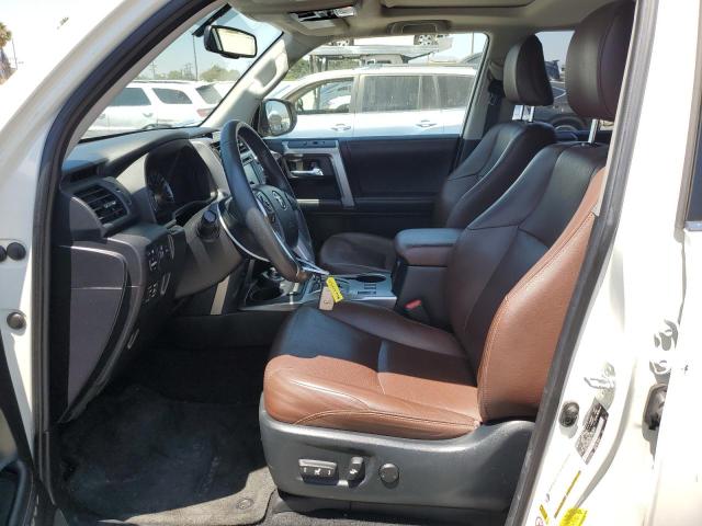 2018 TOYOTA 4RUNNER SR JTEBU5JR8J5588155