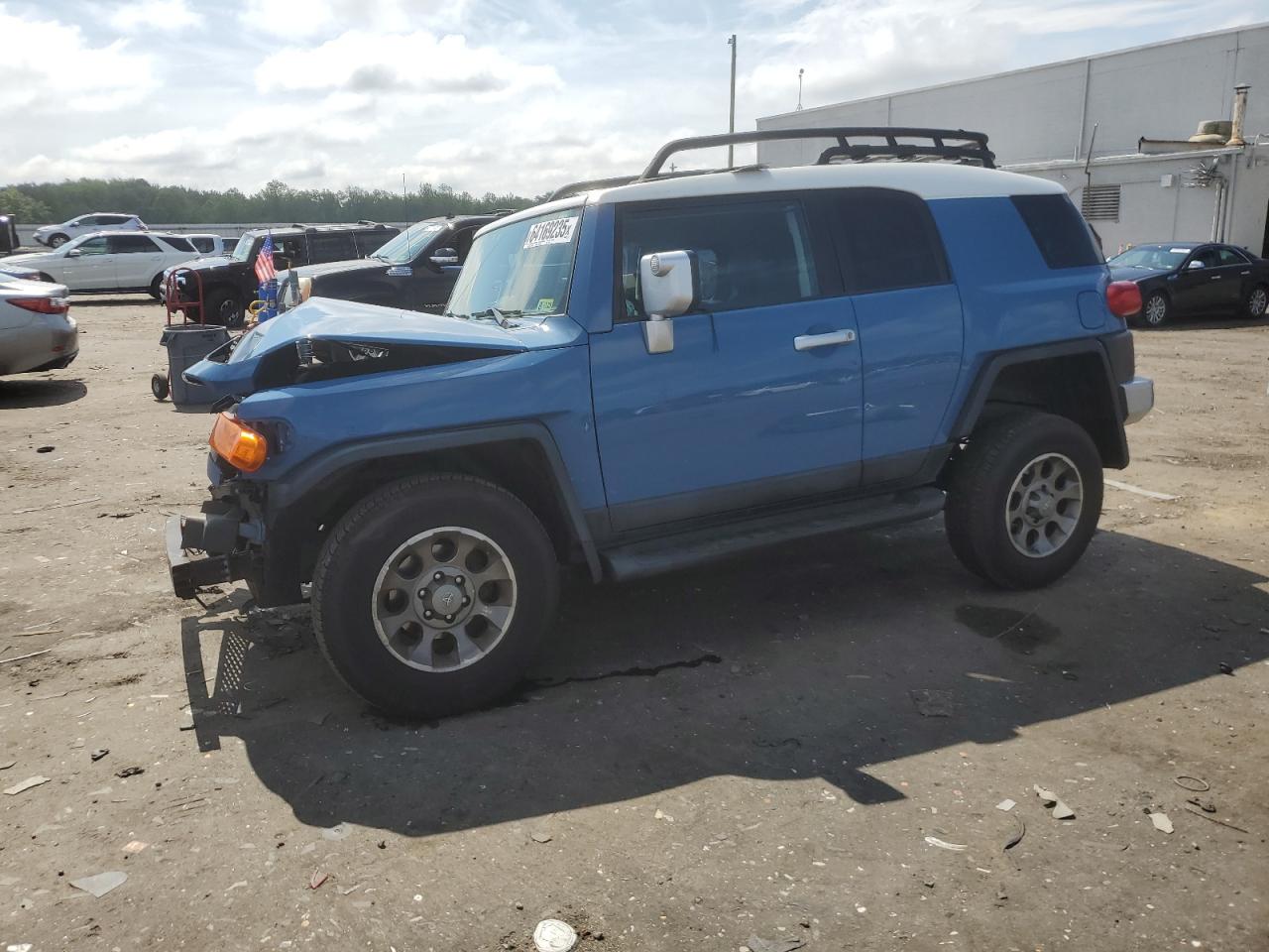 TOYOTA FJ CRUISER