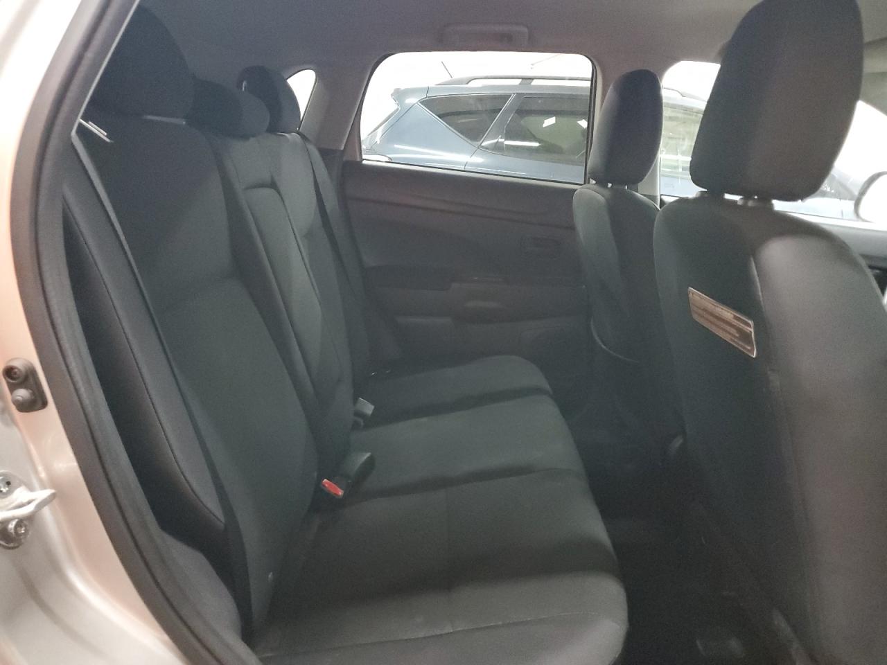 MITSUBISHI OUTLANDER ES