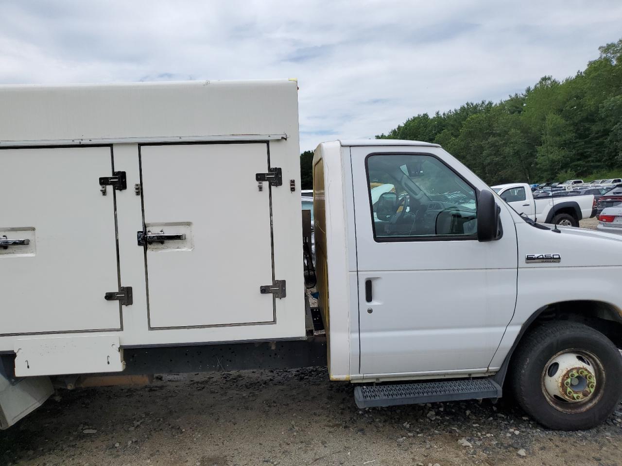 FORD ECONOLINE E450 SUPER DUTY CUTAWAY VAN