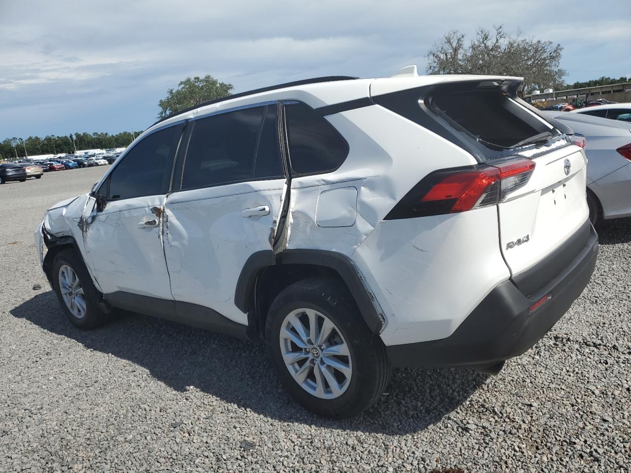 TOYOTA RAV4 LE