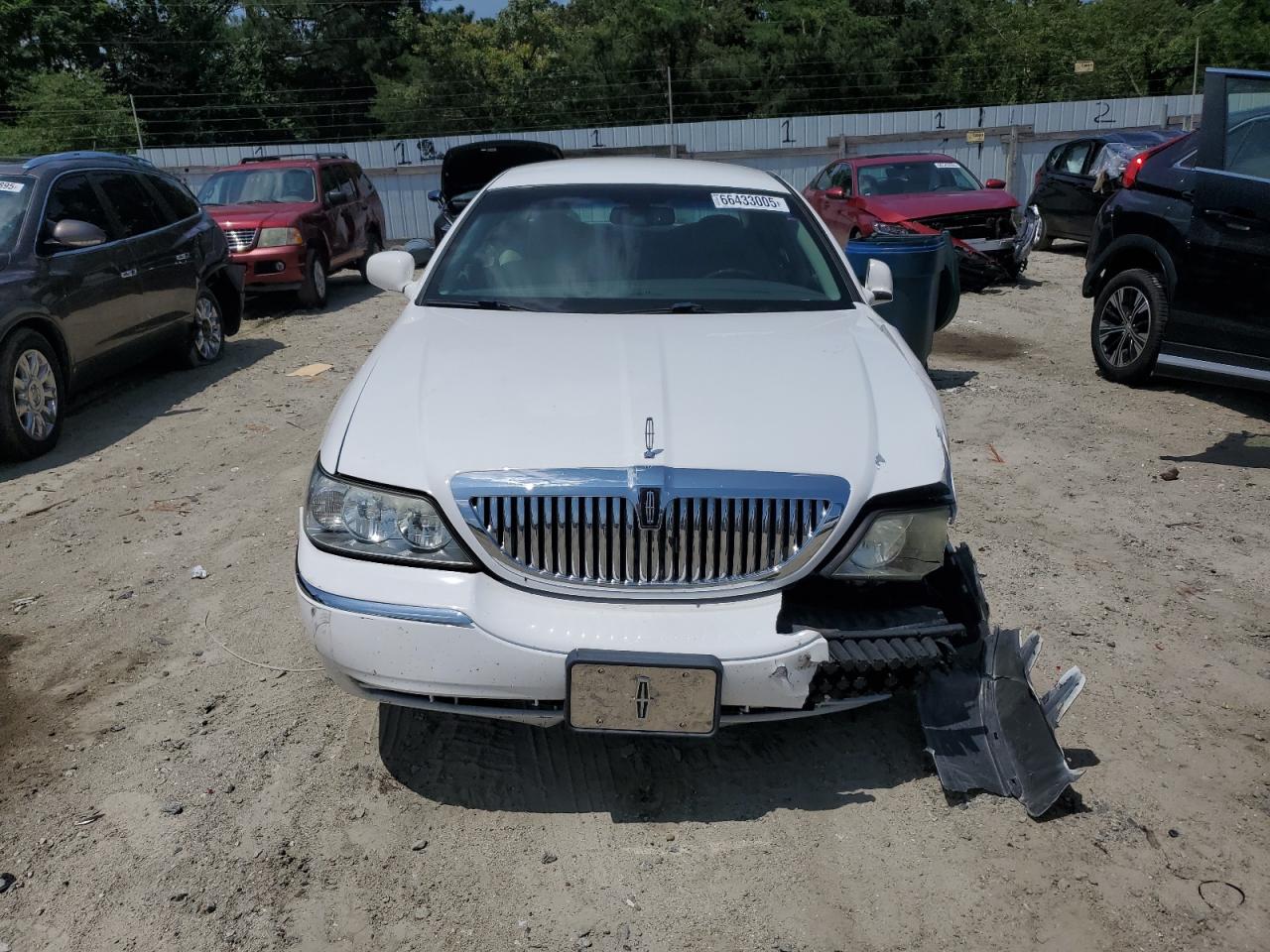 LINCOLN TOWN CAR SIGNATURE LIMITED