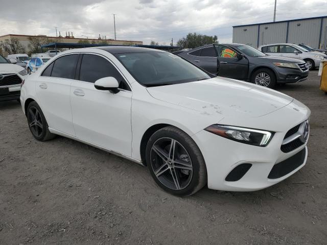Vin: wdd3g4eb0kw021849, lot: 63330655, mercedes-benz a-class 220 20194