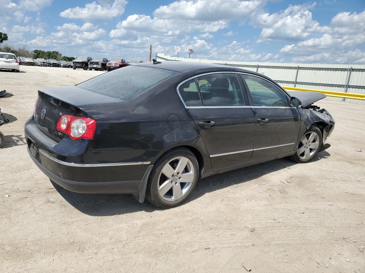Lot #3280638387 2009 VOLKSWAGEN PASSAT TUR
