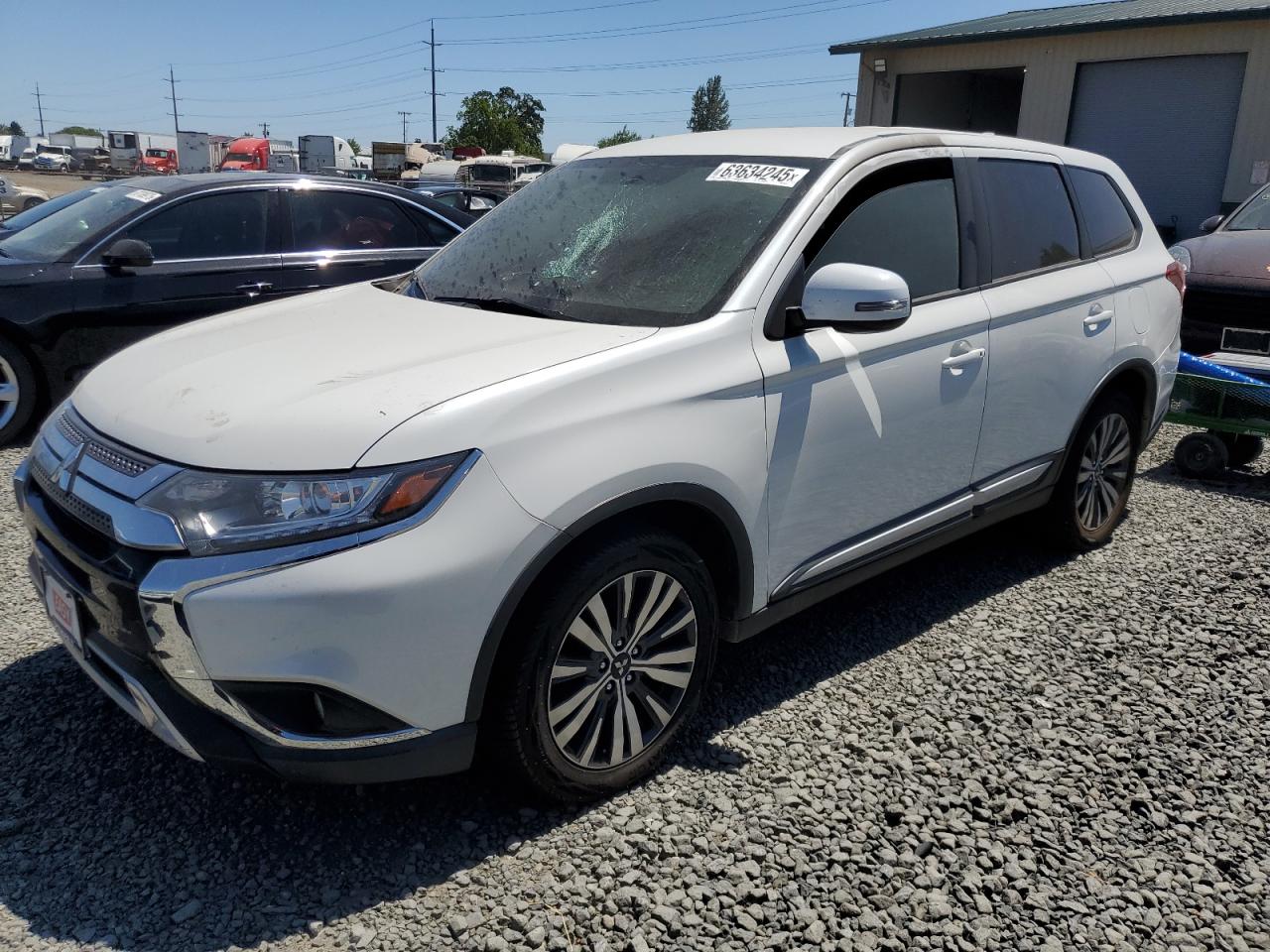 MITSUBISHI OUTLANDER SE