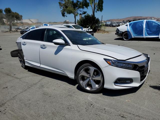 2018 HONDA ACCORD TOU 1HGCV2F9XJA049557