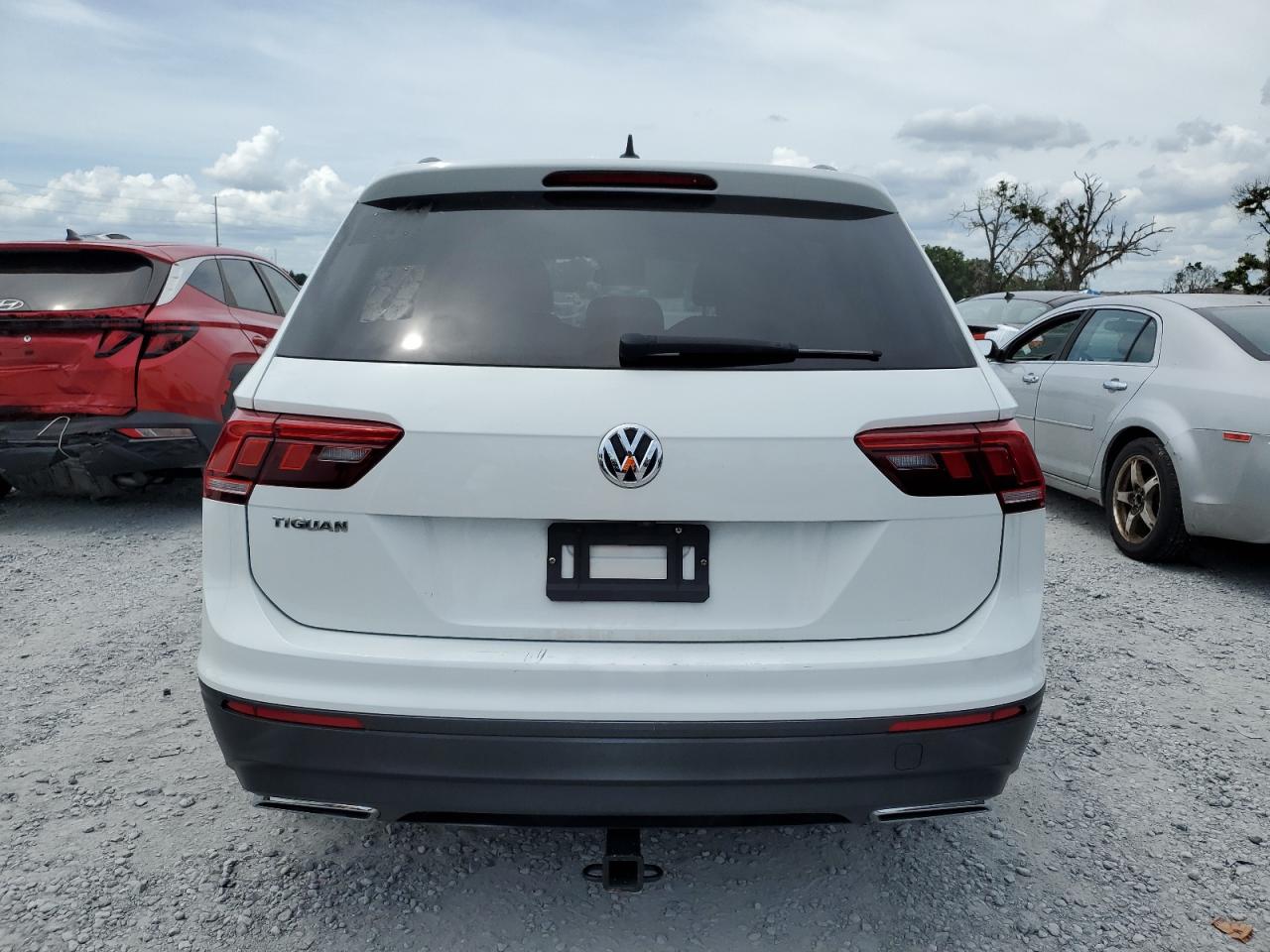 Volkswagen Tiguan s 2021