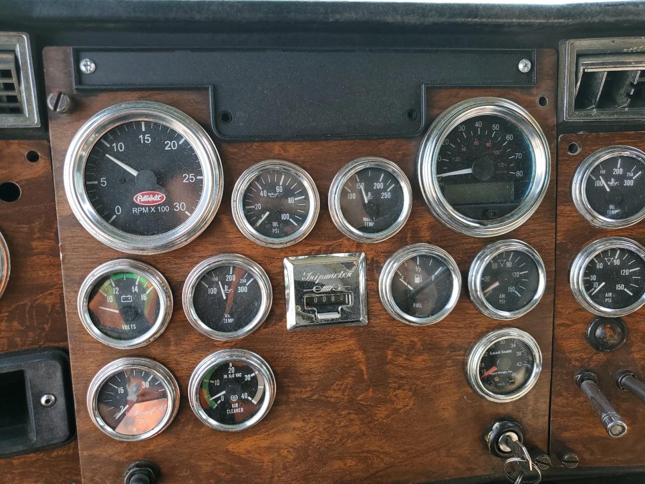 Lot #3257381218 1998 PETERBILT 379