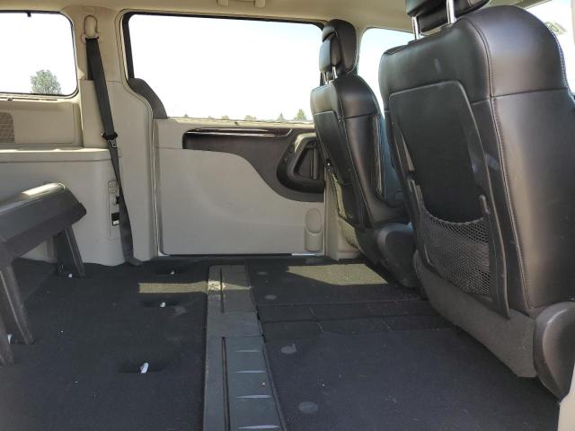2013 CHRYSLER TOWN & COU - 2C4RC1GG8DR588412