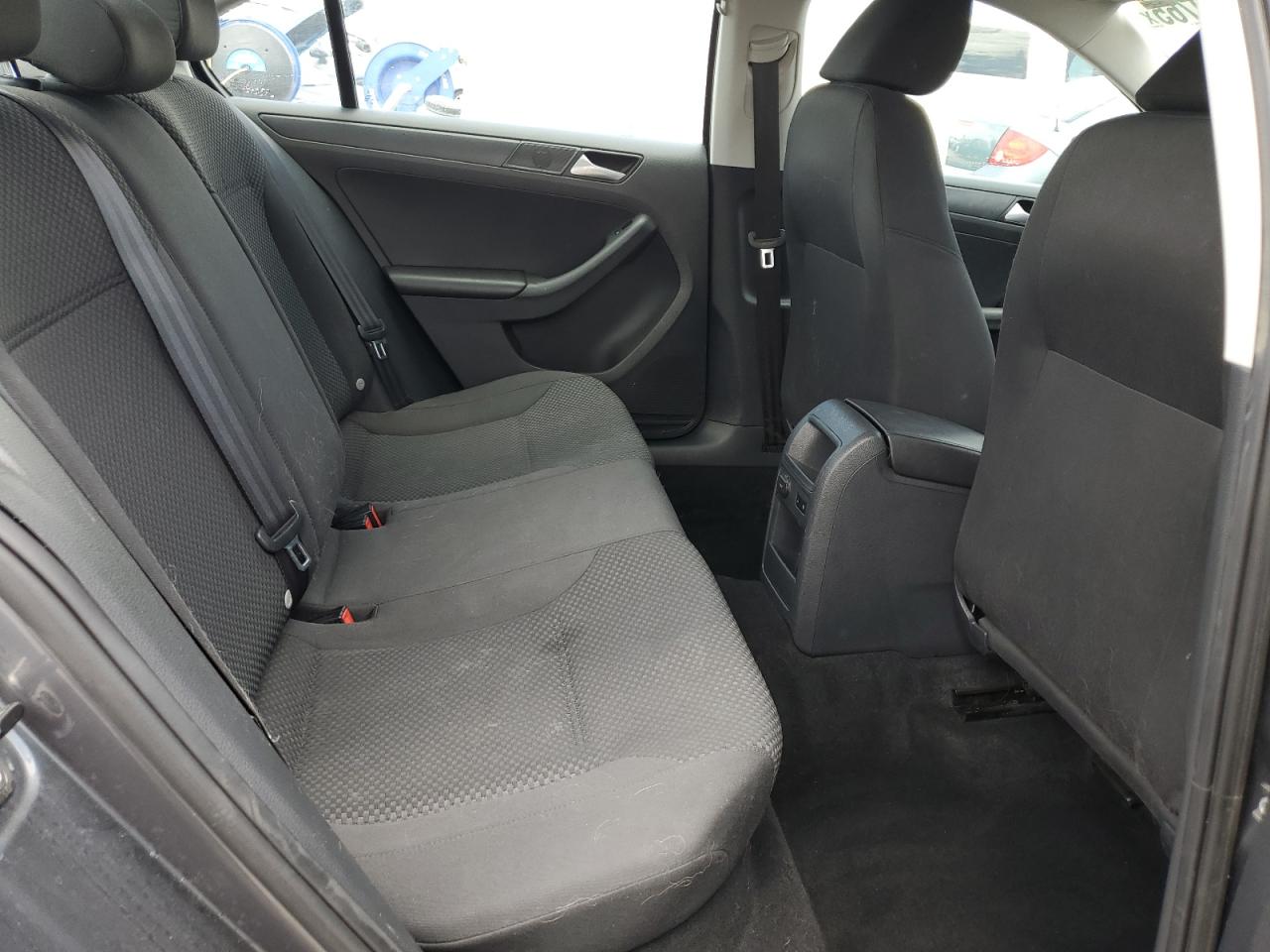 VOLKSWAGEN JETTA BASE