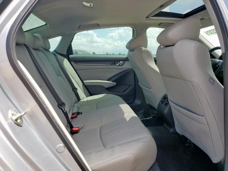 2018 HONDA ACCORD TOU - 1HGCV2F97JA043974