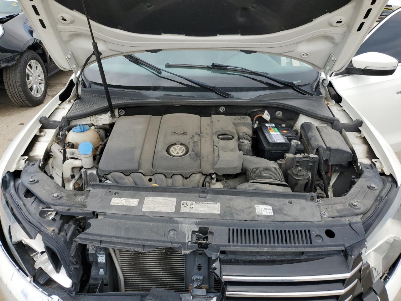 VOLKSWAGEN PASSAT SE