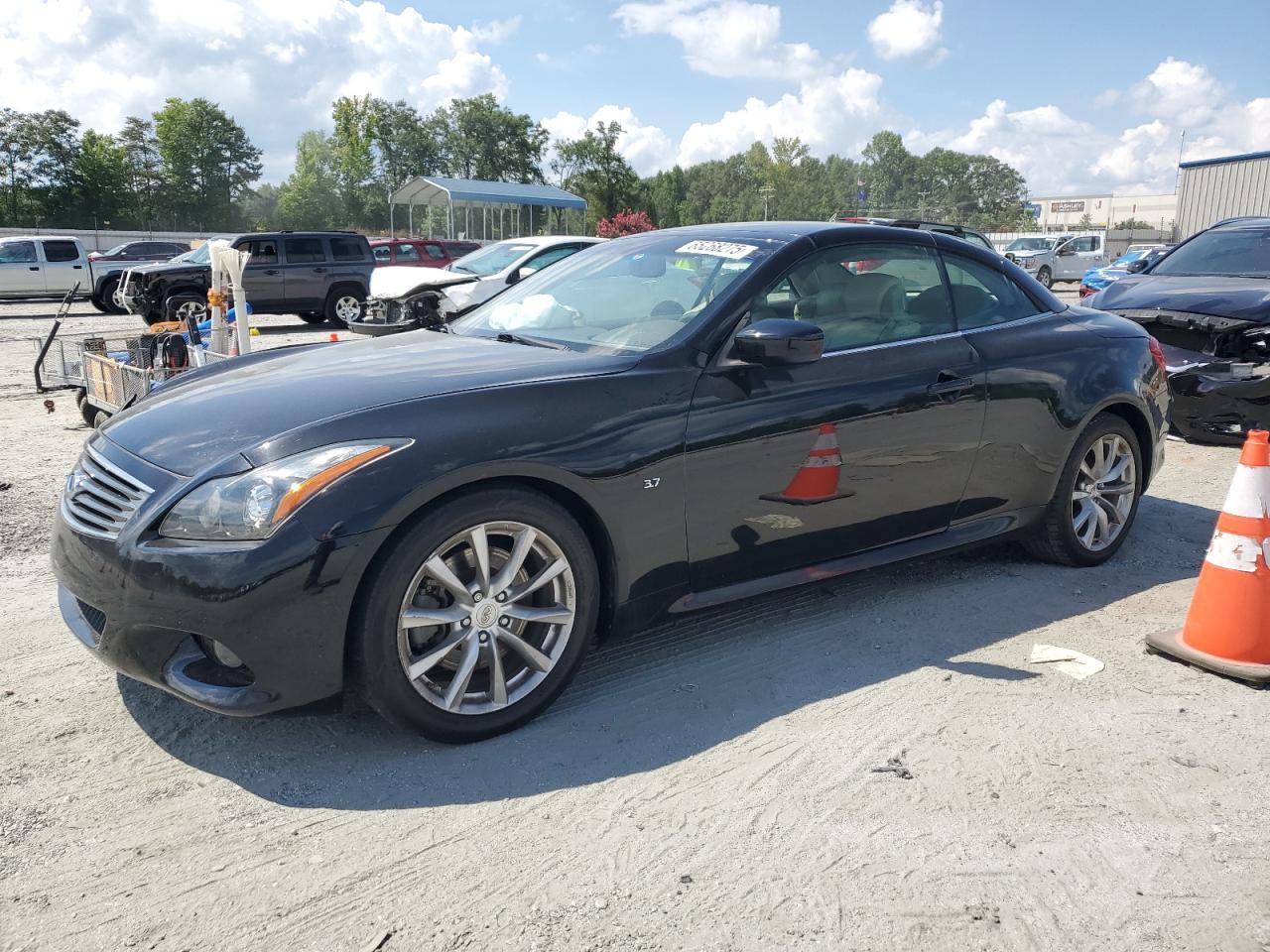 INFINITI Q60 BASE
