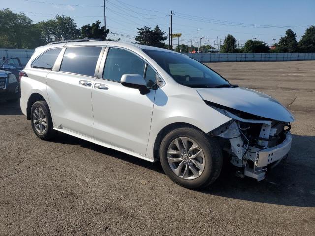 2022 TOYOTA SIENNA XLE 5TDYRKEC1NS085975