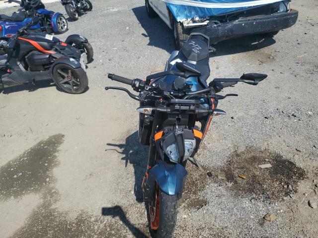 2023 KTM 890 DUKE R VBKTU9403PM857690