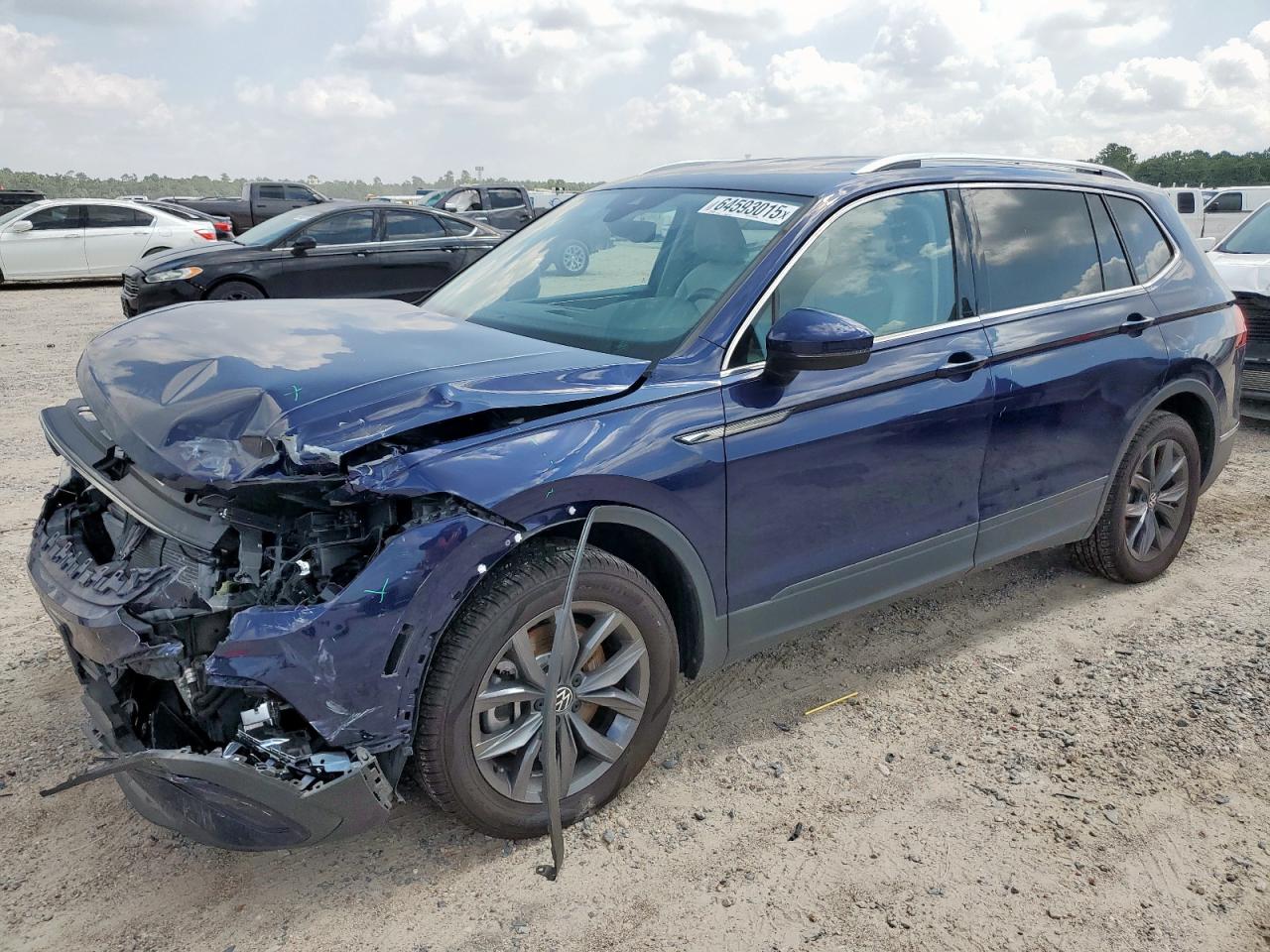 VOLKSWAGEN TIGUAN SE