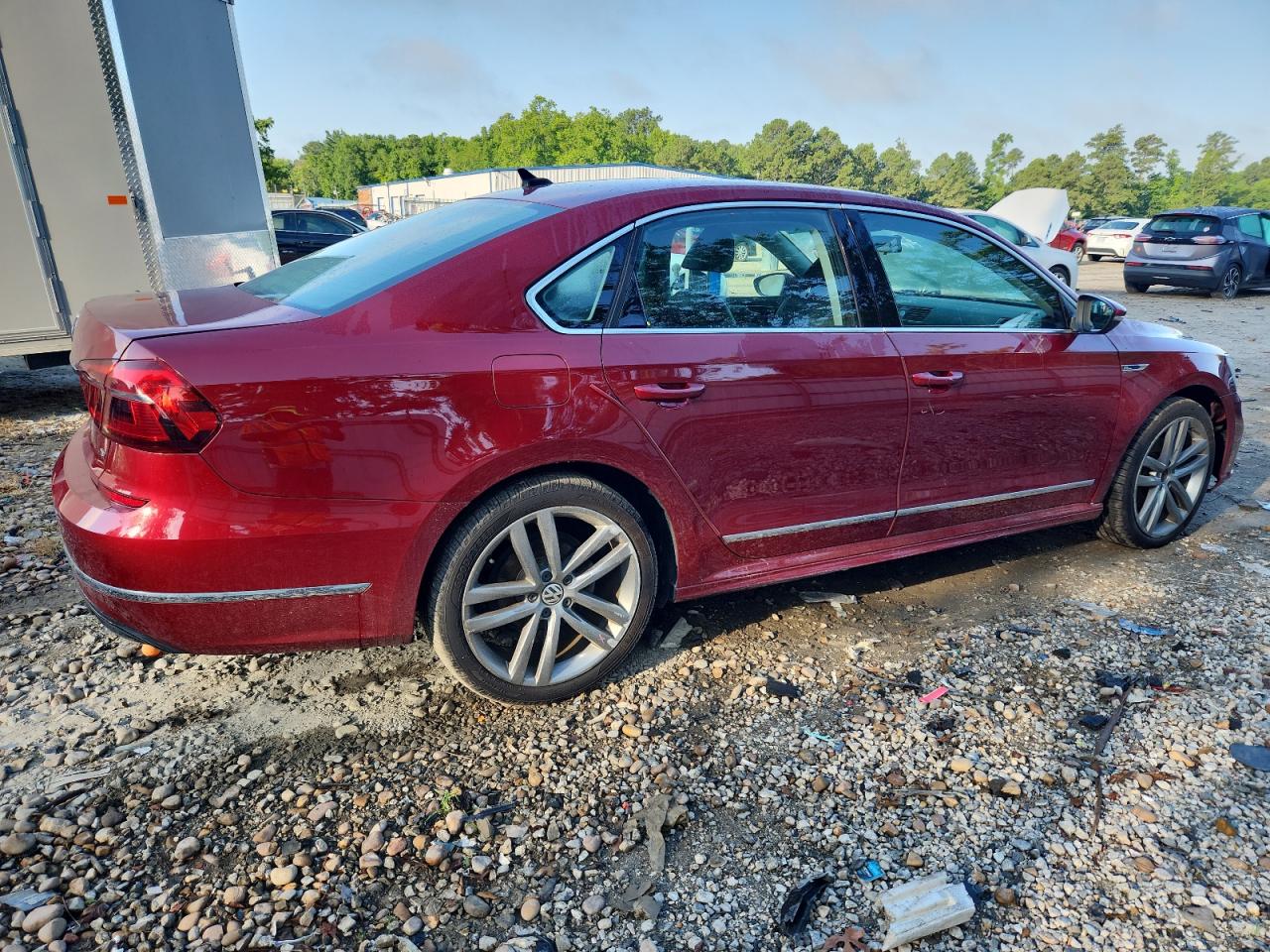 VOLKSWAGEN PASSAT R-LINE