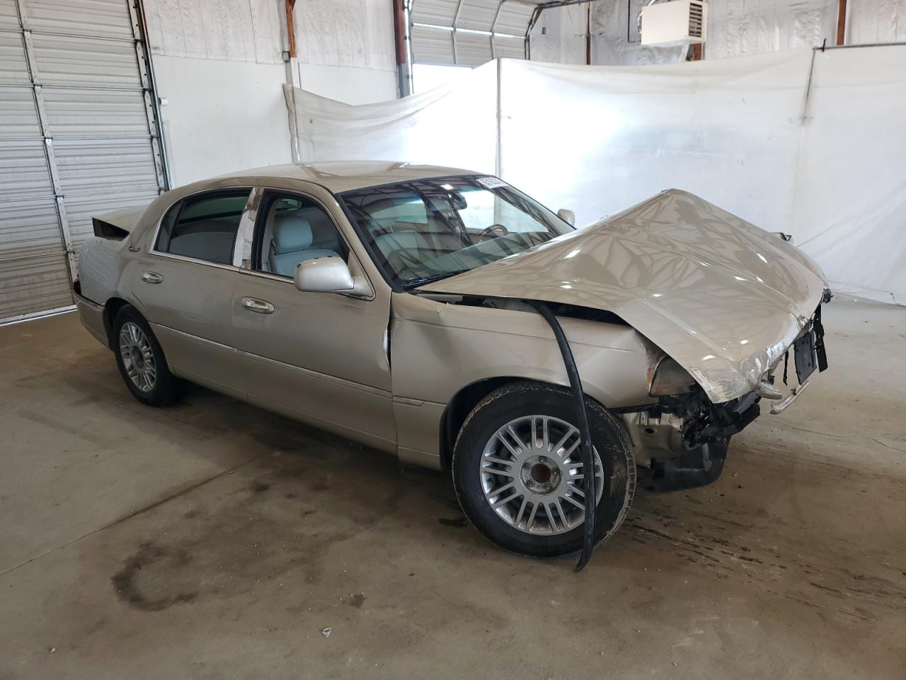 LINCOLN TOWN CAR SIGNATURE LIMITED