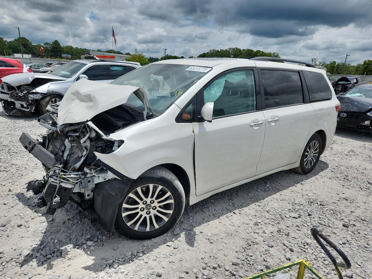 TOYOTA SIENNA XLE