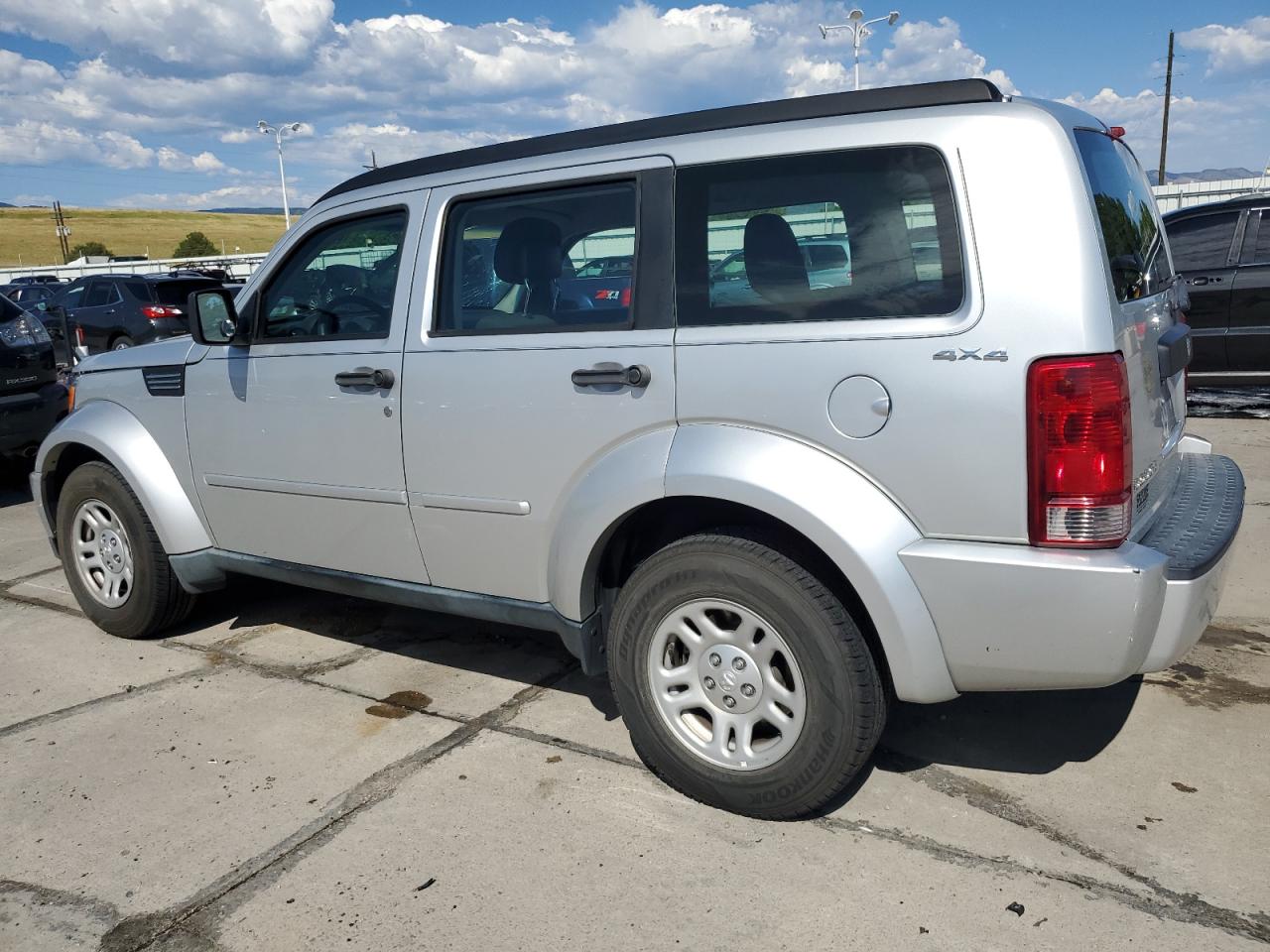 DODGE NITRO SE