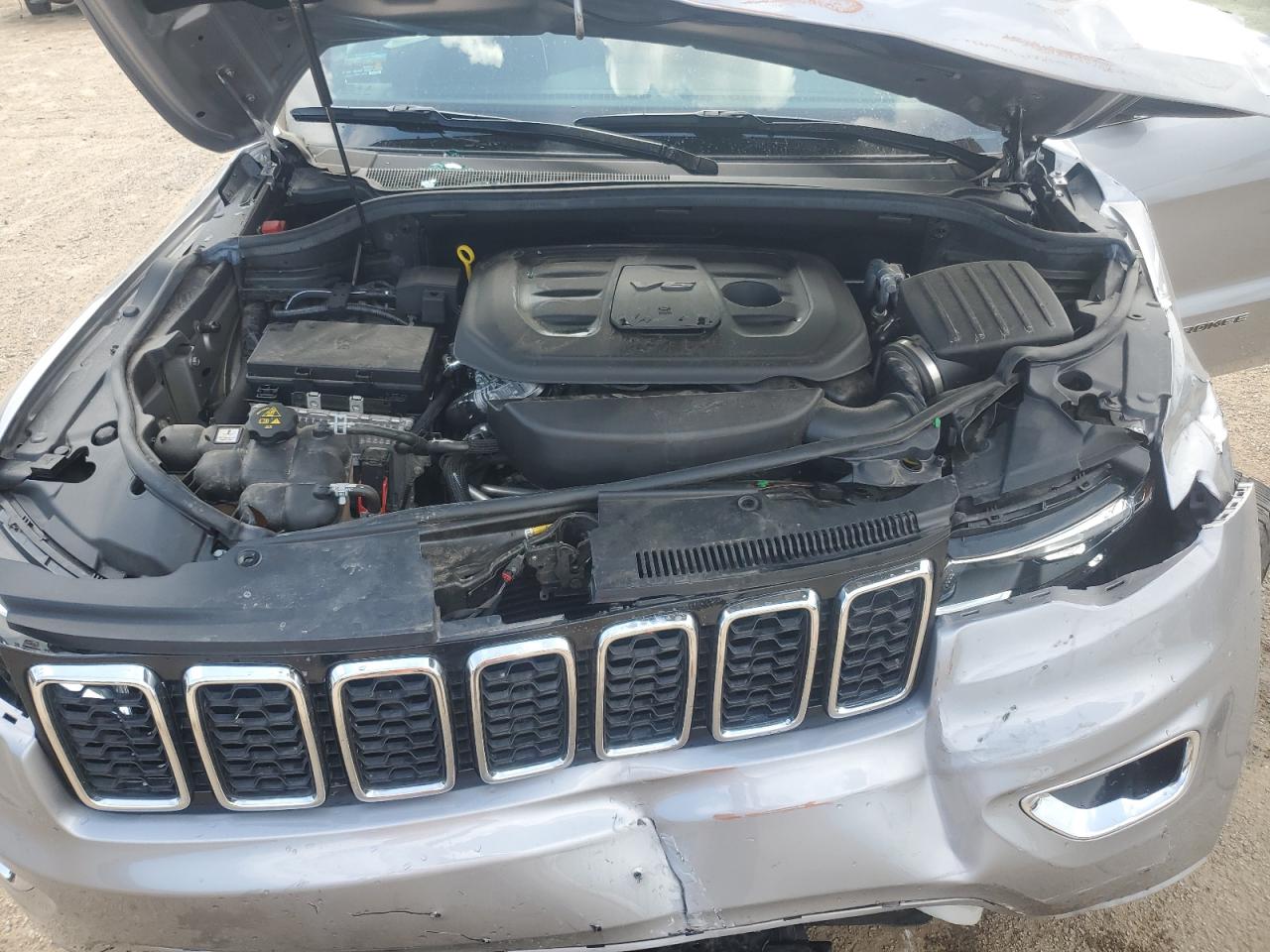 JEEP GRAND CHEROKEE LAREDO