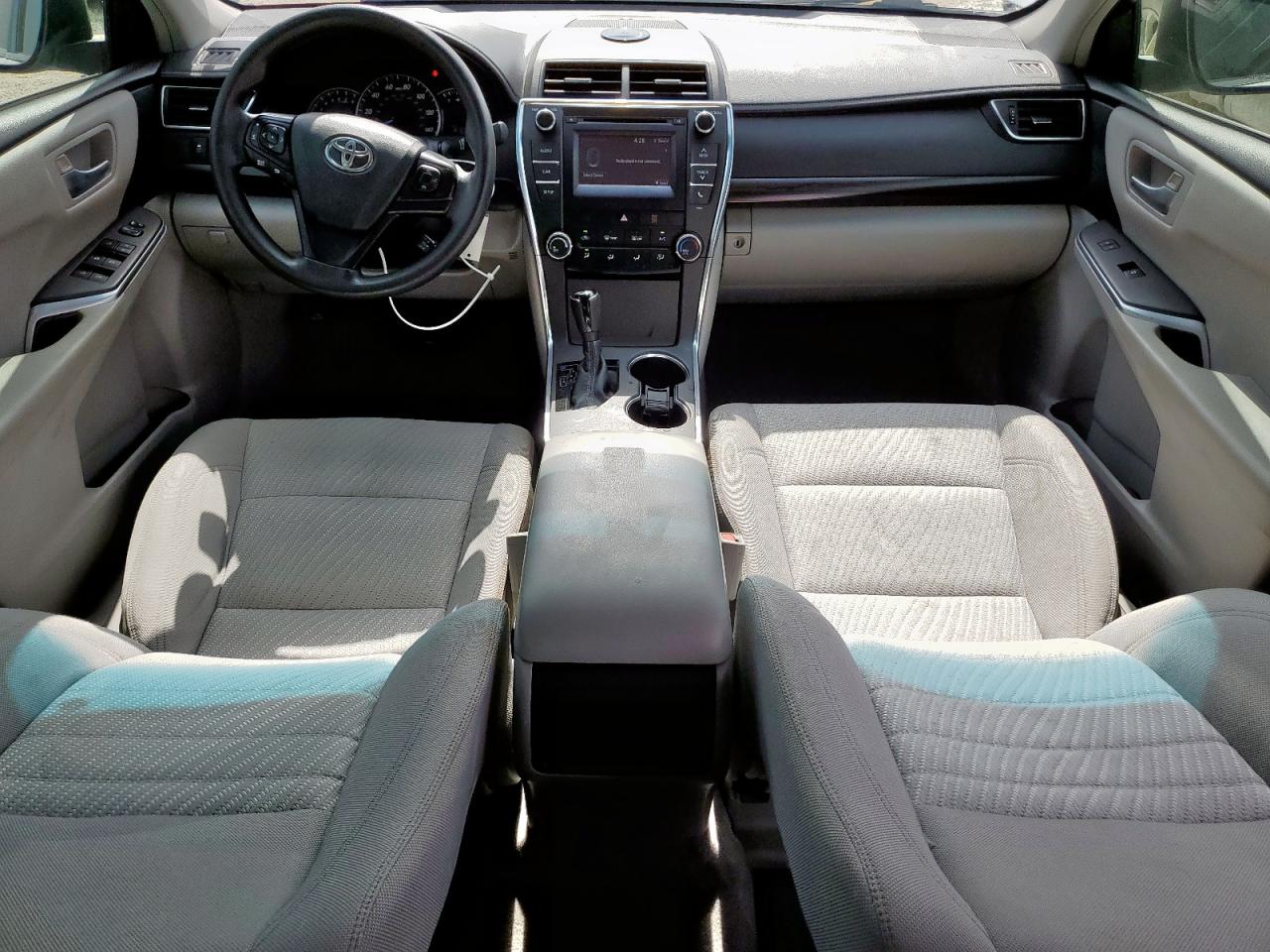 Toyota Camry le 2015