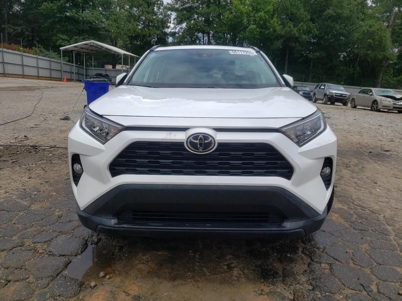 TOYOTA RAV4 XLE
