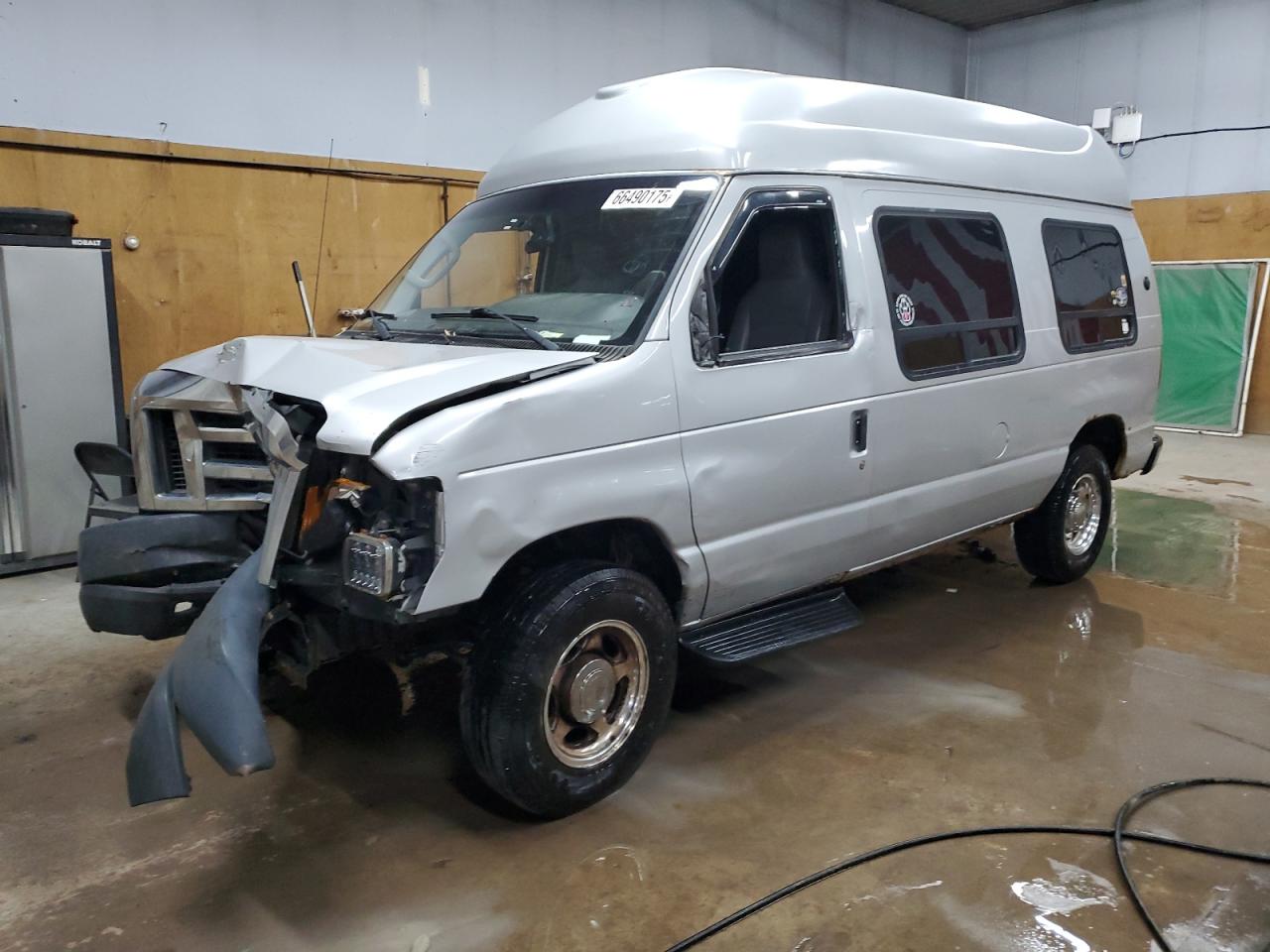 FORD ECONOLINE E250 VAN