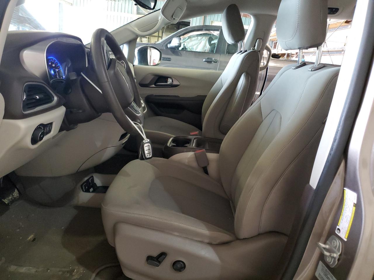 CHRYSLER PACIFICA TOURING L