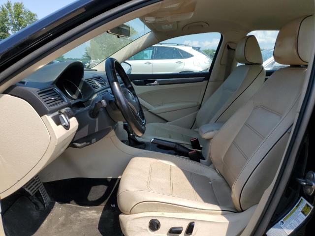2017 VOLKSWAGEN PASSAT R-L 1VWDT7A33HC068598