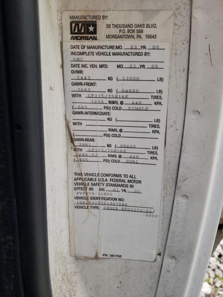 Lot #3297956783 2005 GMC SAVANA CUT