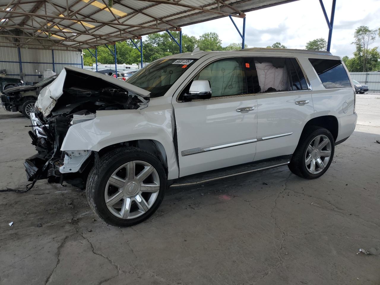 CADILLAC ESCALADE LUXURY